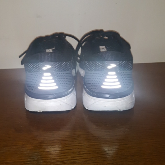 Brooks Dyad Shoes - Picture 5 of 8